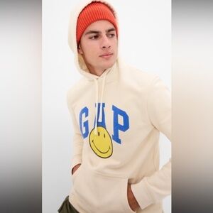 GAP Beige Hoodie with Blue Graphic